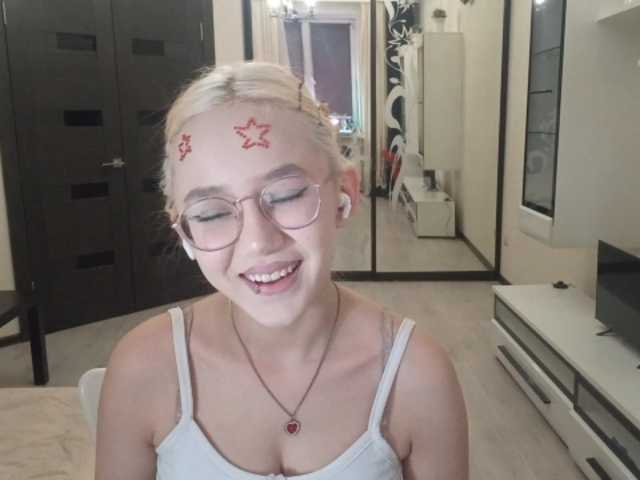 MyrleHenggeler live cam on BongaCams