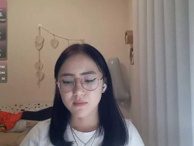 MyrleHenggeler live webcam show