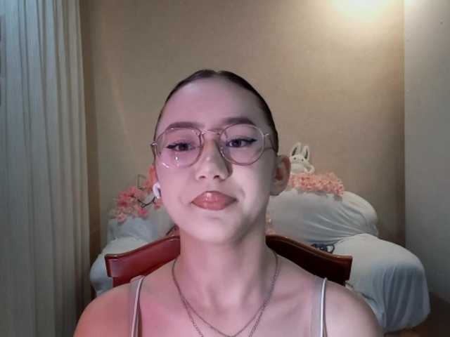 MyrleHenggeler live cam on BongaCams