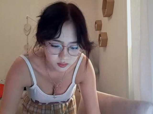 MyrleHenggeler live cam on BongaCams