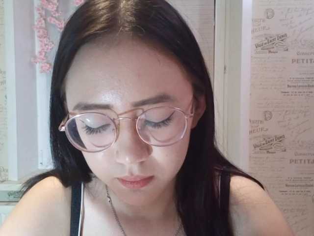 MyrleHenggeler live cam on BongaCams