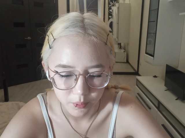 MyrleHenggeler live cam on BongaCams