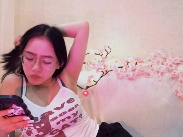 MyrleHenggeler live cam on BongaCams