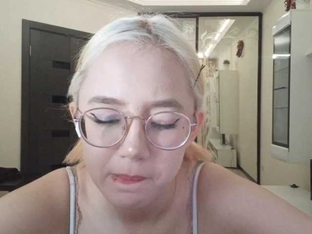 MyrleHenggeler live cam on BongaCams