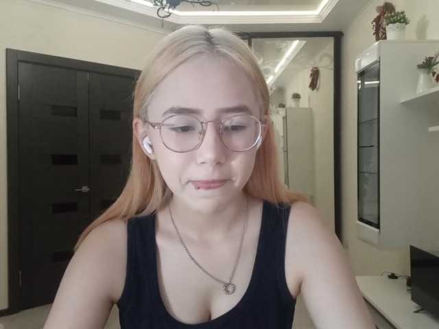 MyrleHenggeler live cam on BongaCams