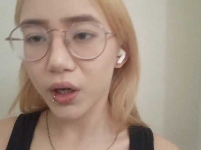 MyrleHenggeler live cam on BongaCams