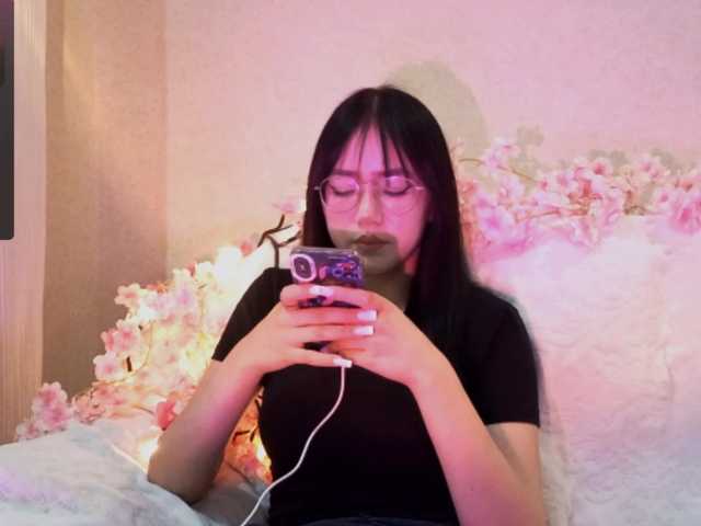 MyrleHenggeler live cam on BongaCams
