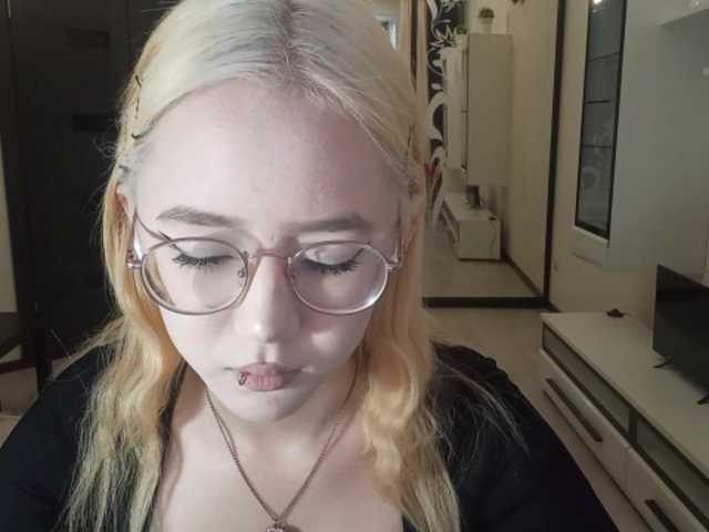 MyrleHenggeler live cam on BongaCams