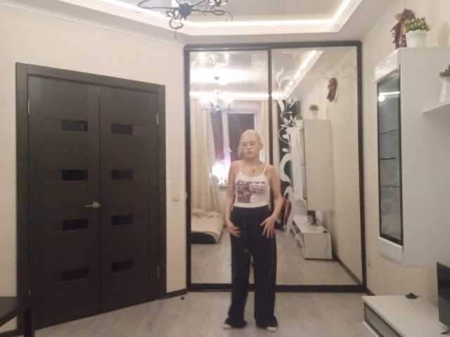 MyrleHenggeler live cam on BongaCams