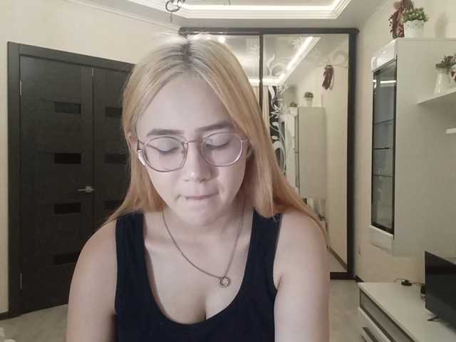 MyrleHenggeler live cam on BongaCams