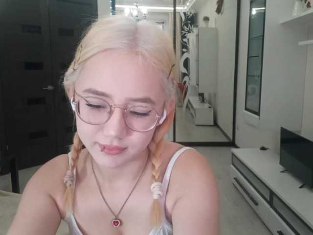 MyrleHenggeler live cam on BongaCams