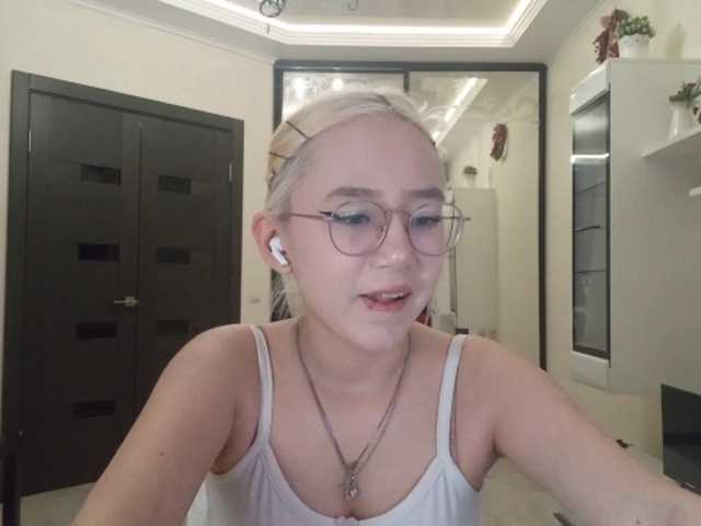 MyrleHenggeler live cam on BongaCams