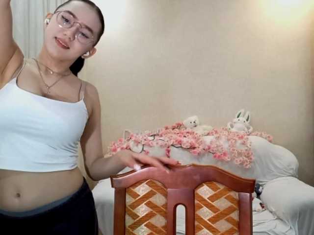 MyrleHenggeler live cam on BongaCams