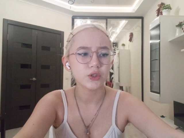 MyrleHenggeler live cam on BongaCams