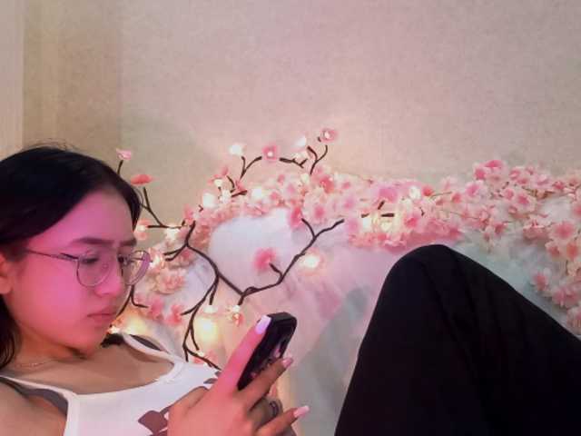 MyrleHenggeler live cam on BongaCams