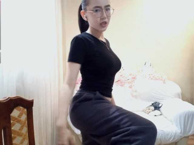 MyrleHenggeler live cam on BongaCams