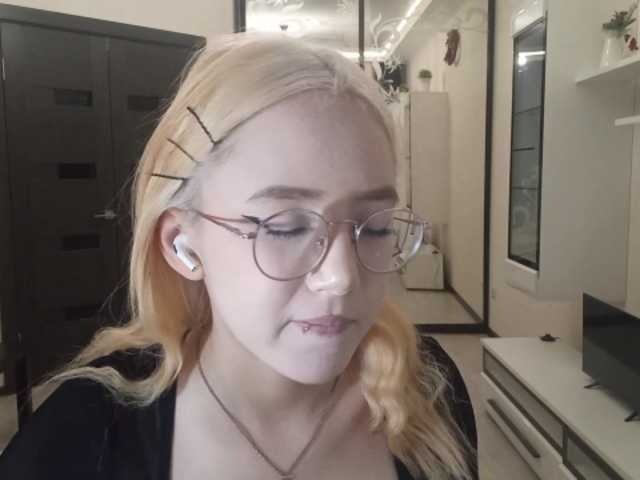 MyrleHenggeler live cam on BongaCams