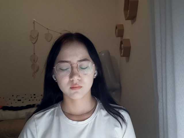 MyrleHenggeler live cam on BongaCams