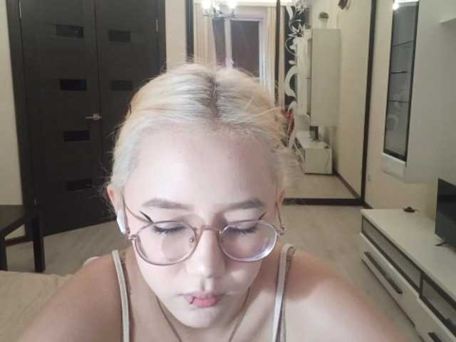 MyrleHenggeler live cam on BongaCams