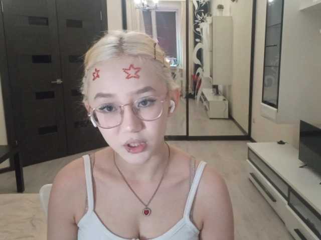 MyrleHenggeler live cam on BongaCams