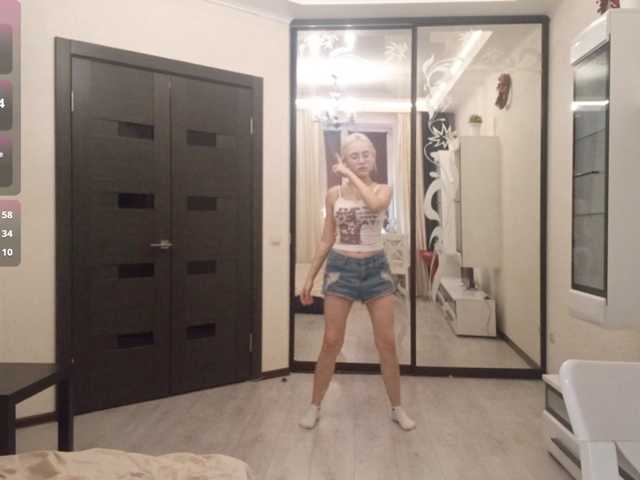MyrleHenggeler live cam on BongaCams