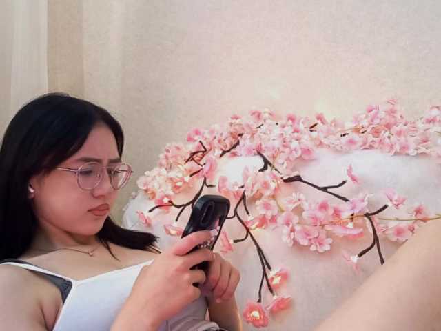 MyrleHenggeler live cam on BongaCams
