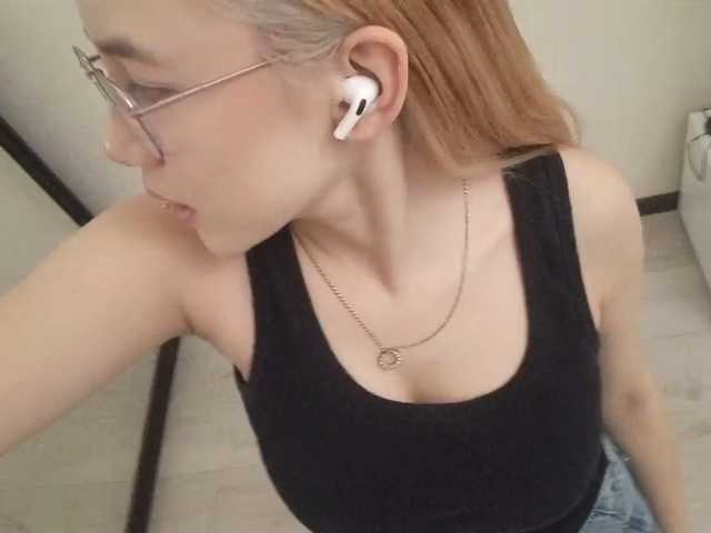 MyrleHenggeler live cam on BongaCams