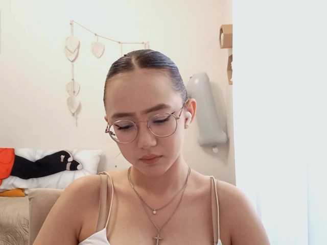 MyrleHenggeler live cam on BongaCams