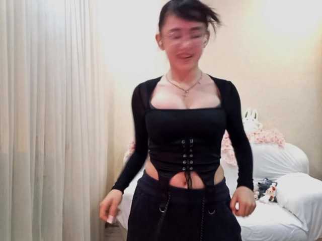 MyrleHenggeler live cam on BongaCams