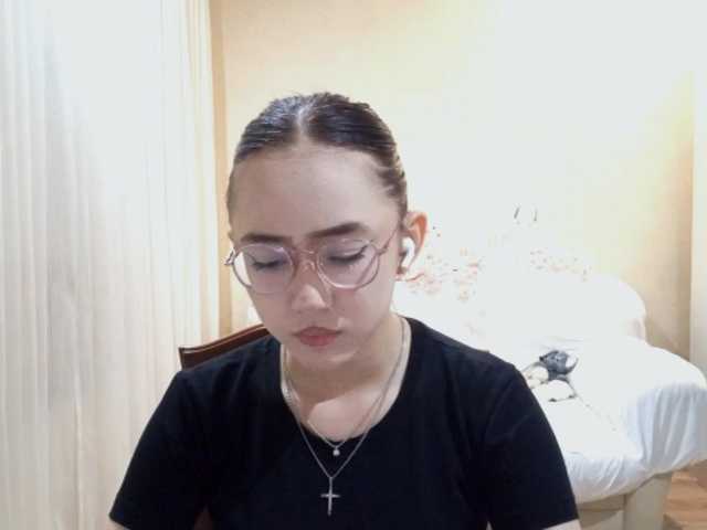 MyrleHenggeler live cam on BongaCams