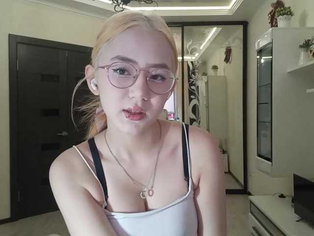 MyrleHenggeler live cam on BongaCams