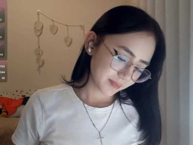 MyrleHenggeler live cam on BongaCams