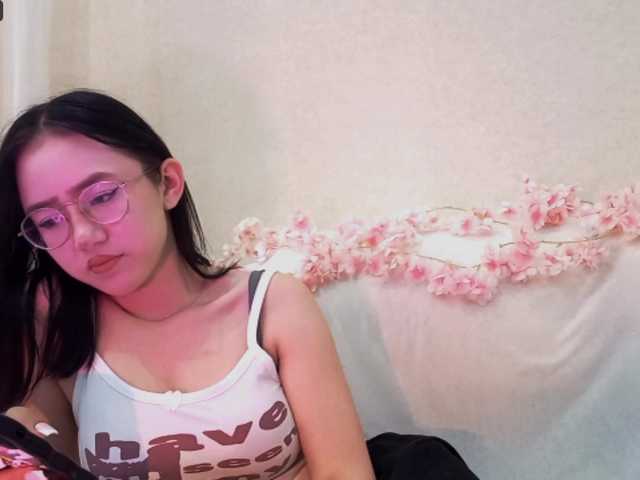 MyrleHenggeler live cam on BongaCams
