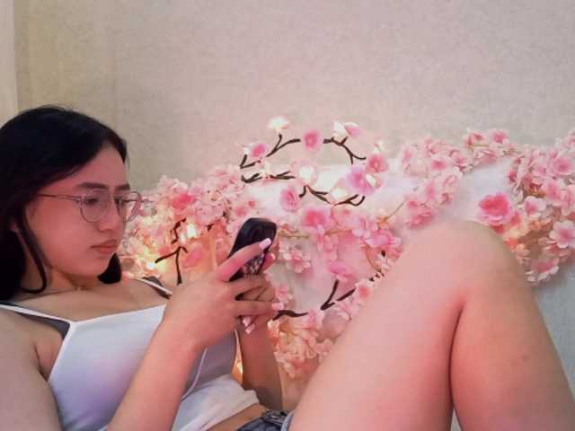 MyrleHenggeler live cam on BongaCams