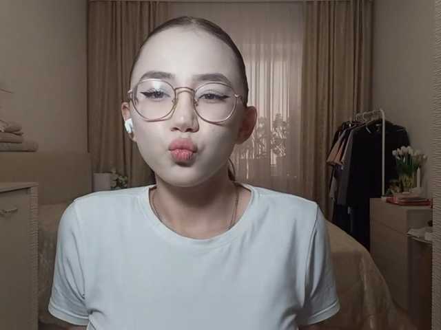 MyrleHenggeler live cam on BongaCams