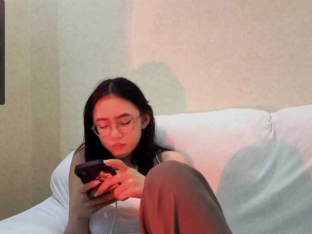 MyrleHenggeler live cam on BongaCams