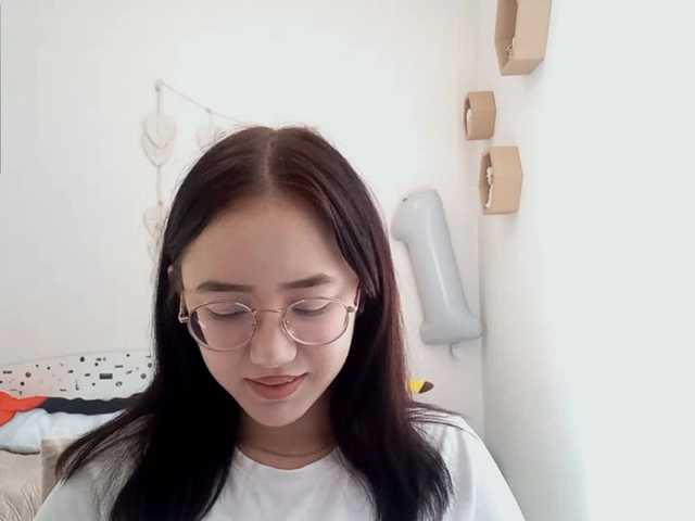 MyrleHenggeler live cam on BongaCams
