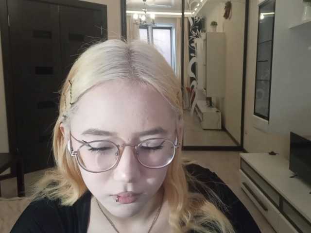 MyrleHenggeler live cam on BongaCams