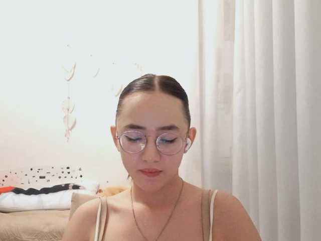 MyrleHenggeler live cam on BongaCams