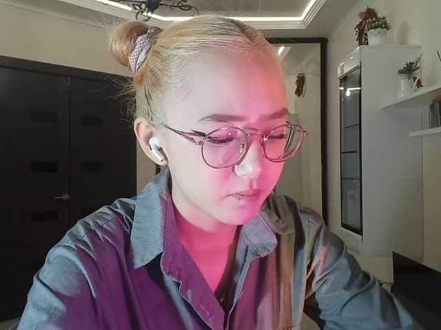 MyrleHenggeler live cam on BongaCams