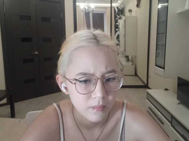MyrleHenggeler live cam on BongaCams