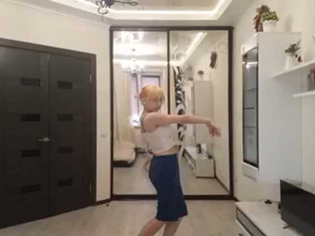 MyrleHenggeler live cam on BongaCams
