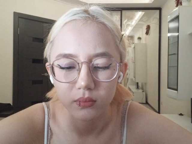 MyrleHenggeler live cam on BongaCams
