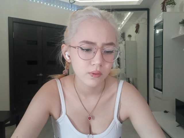 MyrleHenggeler, en vivo ahora en BongaCams