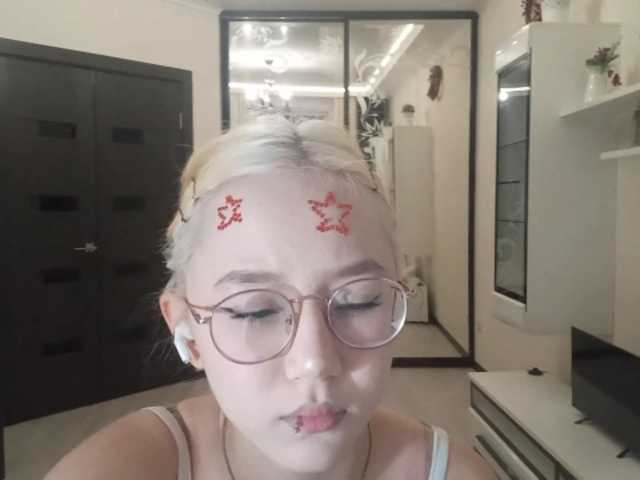 MyrleHenggeler live cam on BongaCams