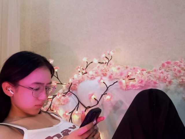 MyrleHenggeler live cam on BongaCams