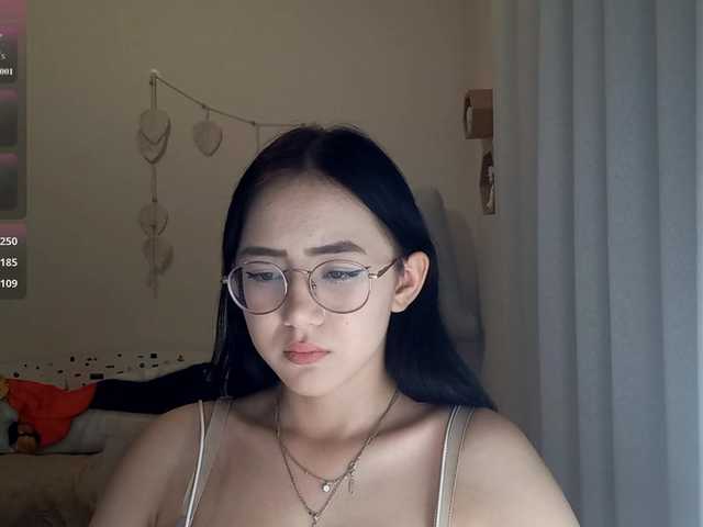 MyrleHenggeler live webcam show