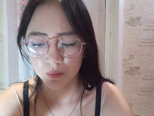 MyrleHenggeler live cam on BongaCams