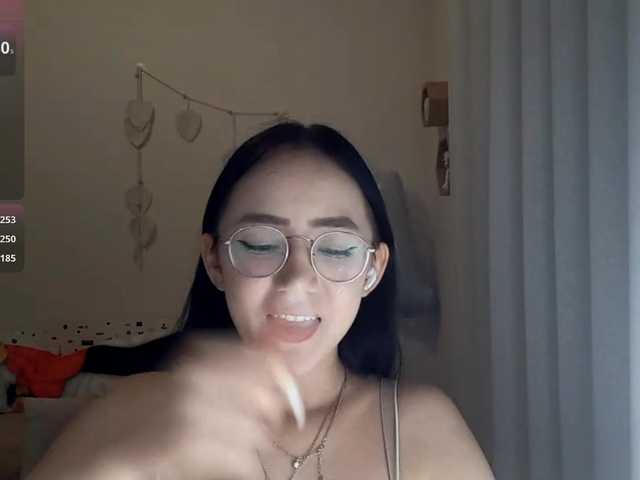 MyrleHenggeler live cam on BongaCams