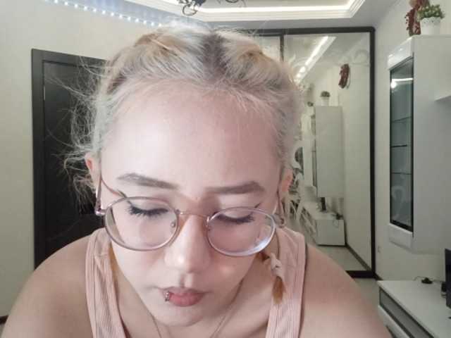 MyrleHenggeler live cam on BongaCams